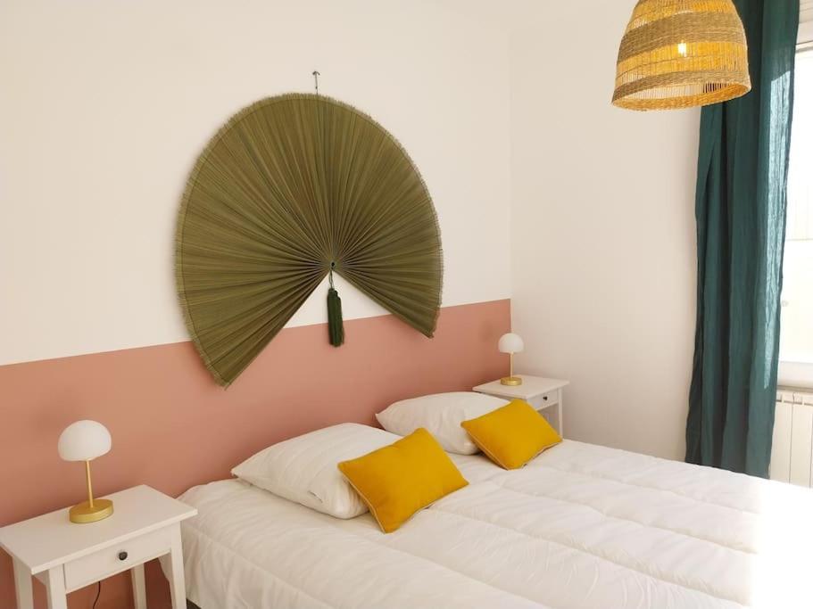 Charmant Appartement 3 Chambres Et Terrasse Eyragues Екстериор снимка