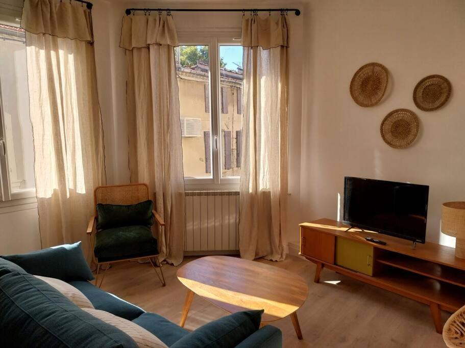 Charmant Appartement 3 Chambres Et Terrasse Eyragues Екстериор снимка