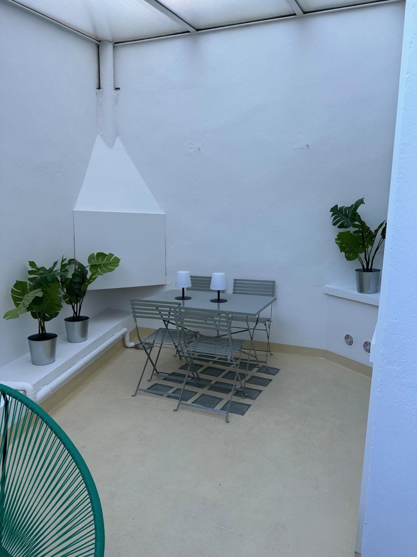 Charmant Appartement 3 Chambres Et Terrasse Eyragues Екстериор снимка