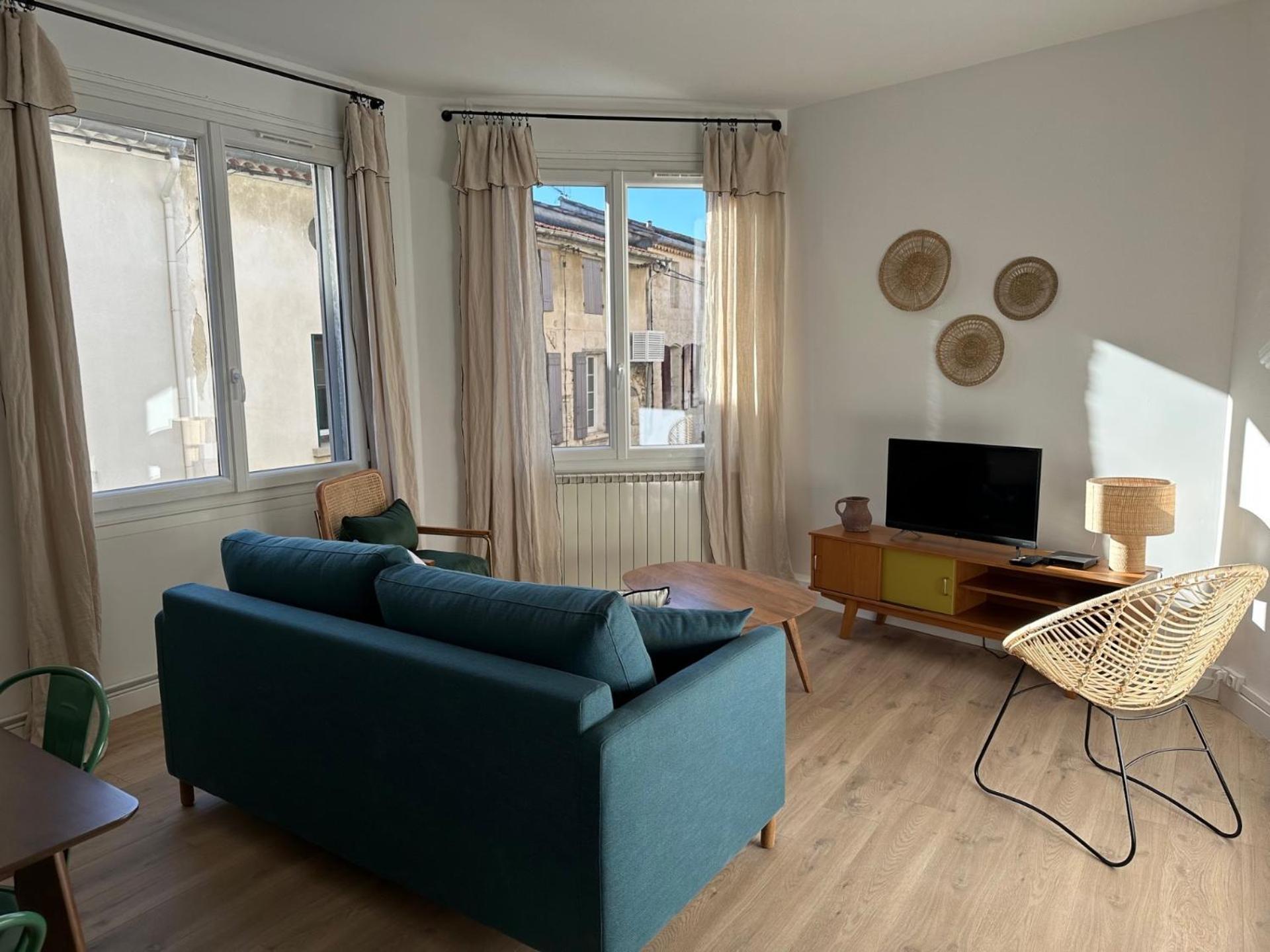 Charmant Appartement 3 Chambres Et Terrasse Eyragues Екстериор снимка