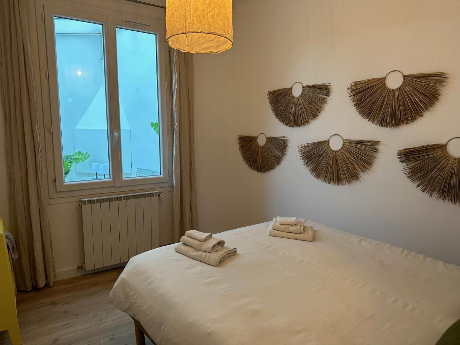 Charmant Appartement 3 Chambres Et Terrasse Eyragues Екстериор снимка